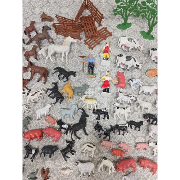 Vintage Plastic Farm Animals Figures Toy Lot Horses Cows Pigs‎ Miniature Playset - Picture 7 of 8